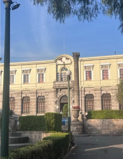 Banco Industrial: arquitectura colonial en uso contemporáneo